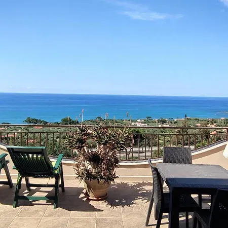 Costa Azzurra Apartment